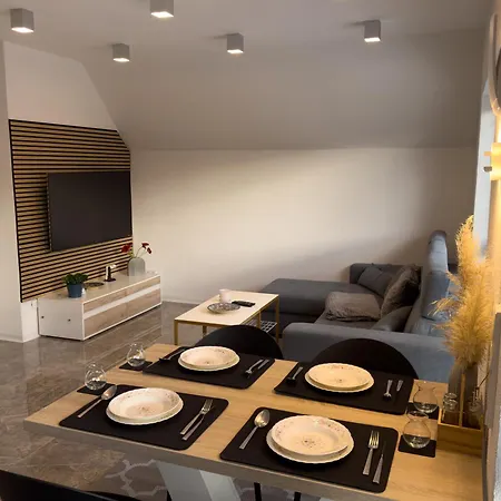 Moderne Maisonette-wohnung Lägenhet