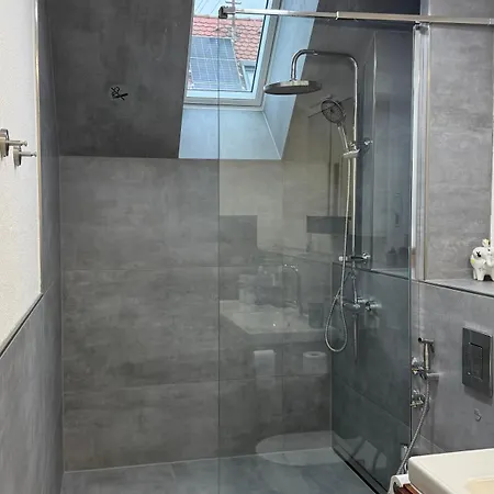 Moderne Maisonette-wohnung Daire